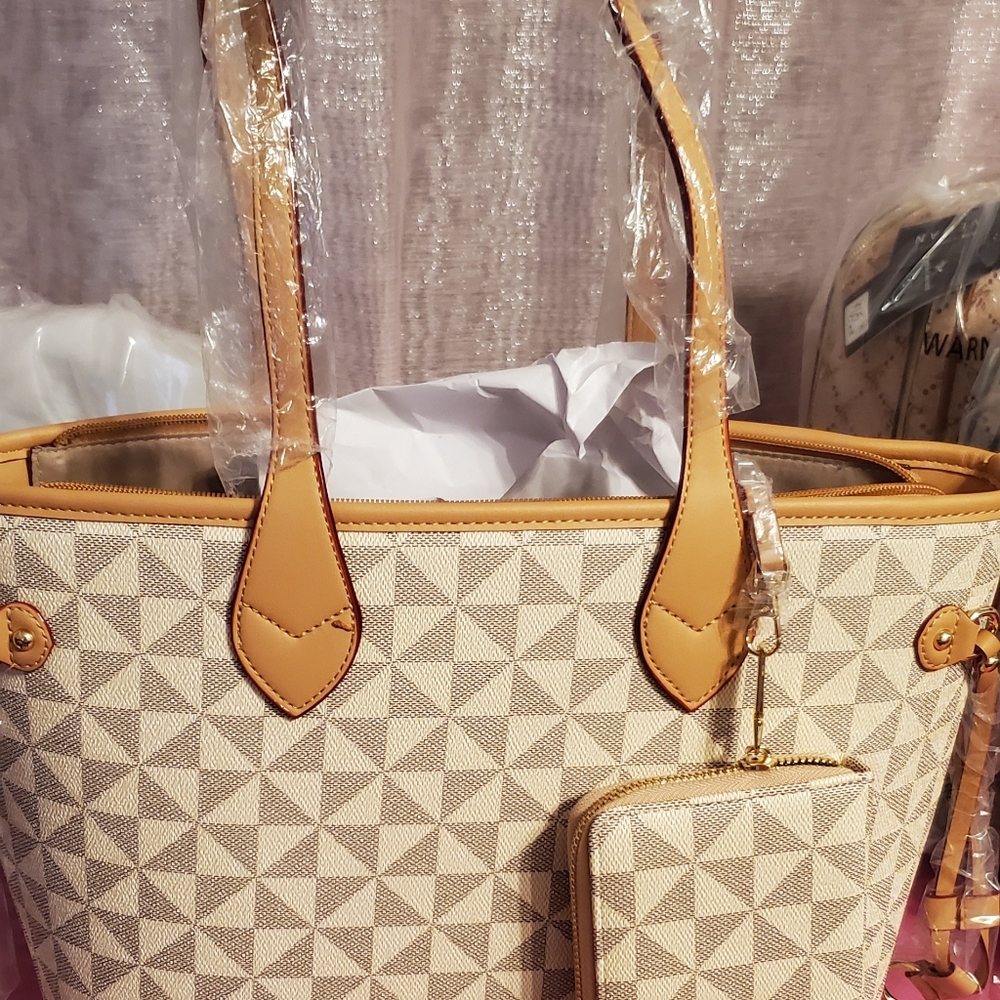 Tote bag